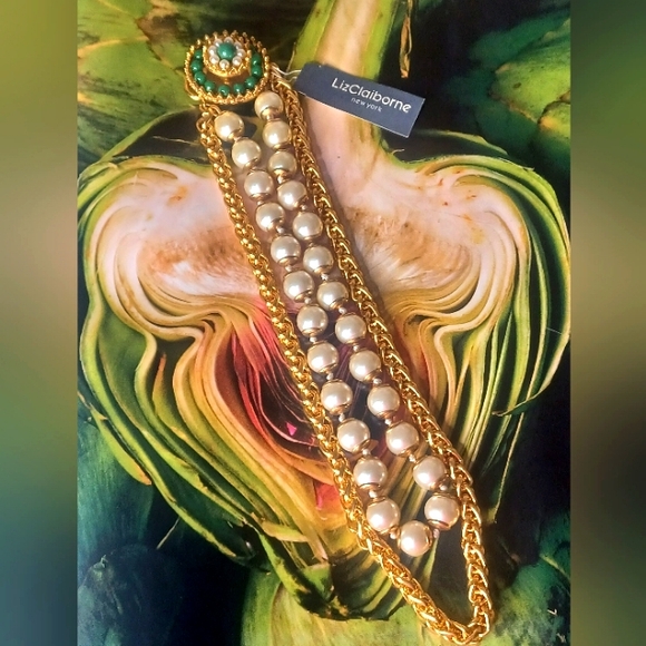 Vintage Liz Claiborne Gold and Pearl Necklace - Picture 1 of 7
